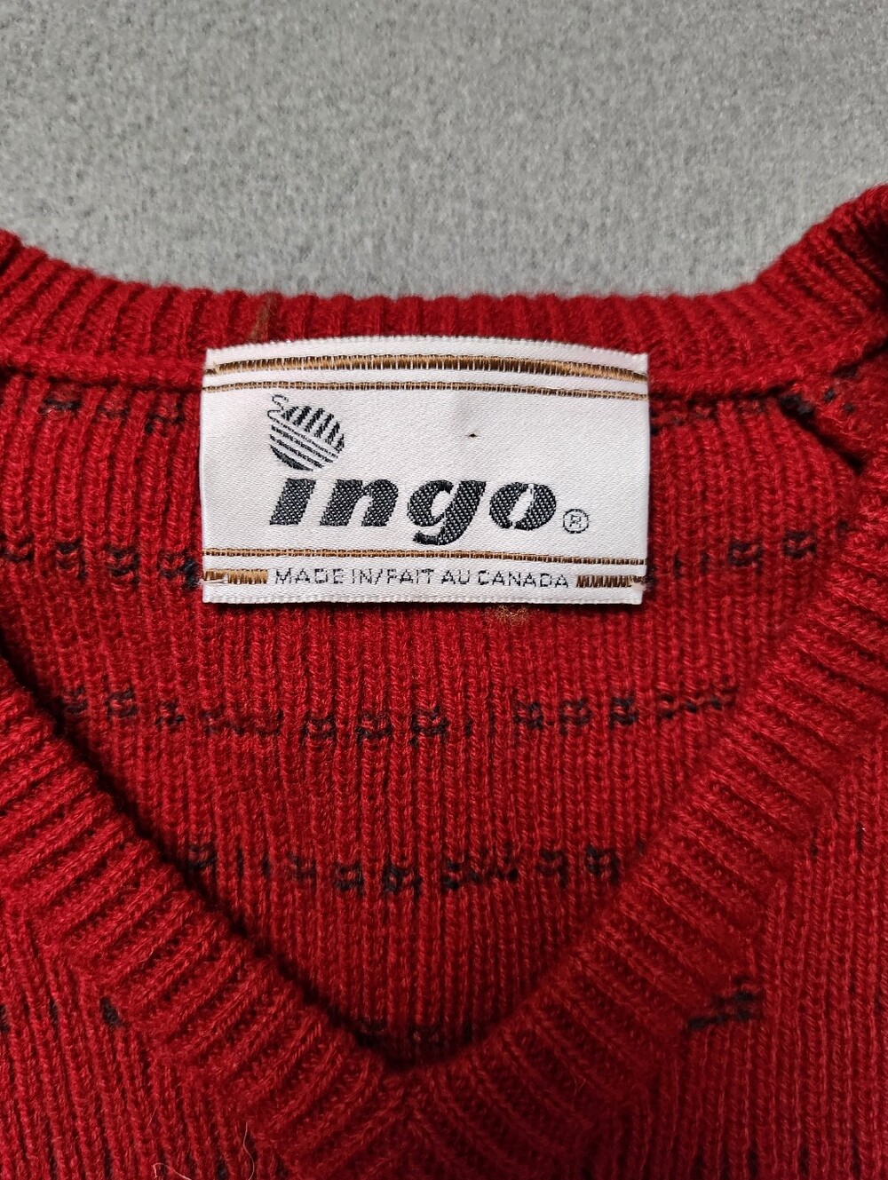 Vintage Ingo Red V neck Knit Sweater Sz Med Made in Canada - Picture 4 of 11